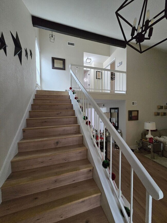 Building Photo - Charming 3BR condo in Austin