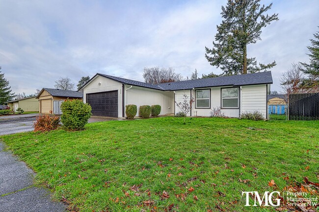 Primary Photo - Newly Renovated 3 Bed 2 Bath Home in Gresh...