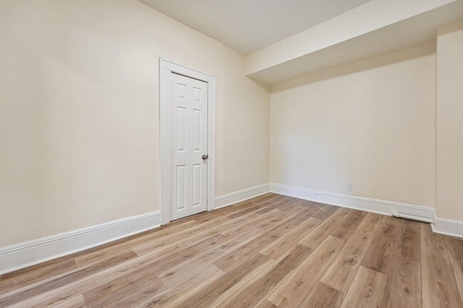 Building Photo - 7 Bender Pl