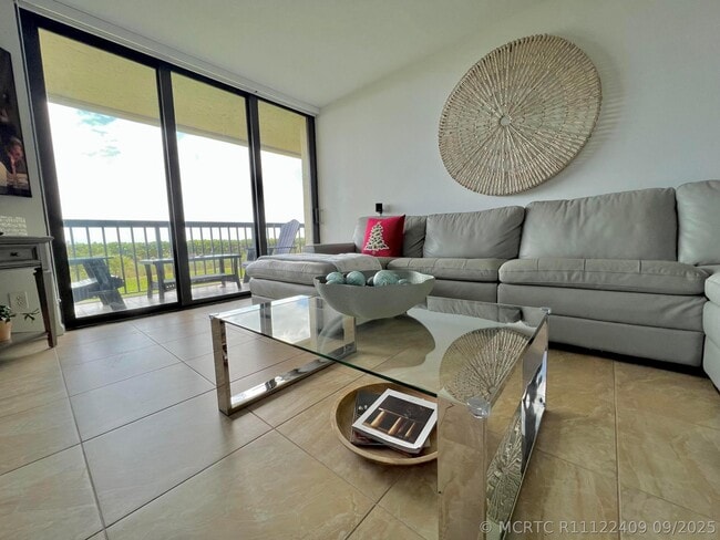 Building Photo - 9500 S Ocean Dr