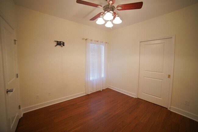 Building Photo - 2400 Tippecanoe Ridge