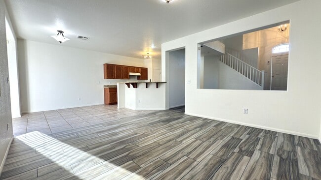 Building Photo - 10631 Streamside Ave