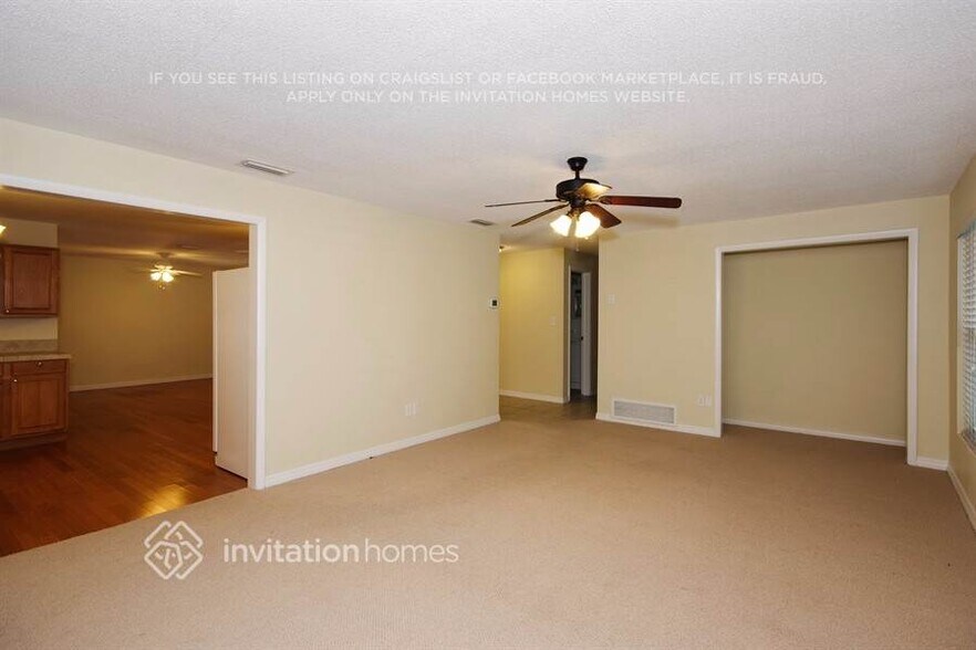 Building Photo - 3900 Lejune Ave