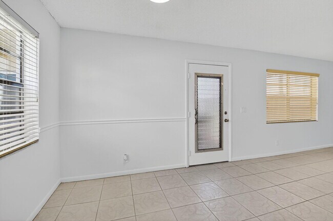 Building Photo - 341 Capri H