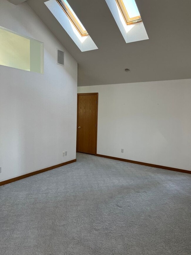 Building Photo - Suquamish View Home