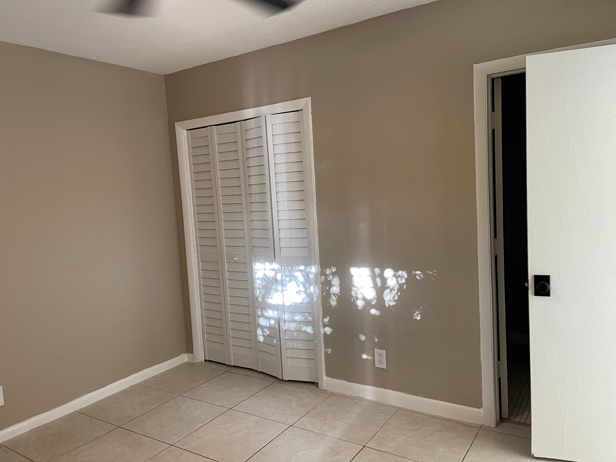 Small bedroom closet - 186 NW 4th Ave