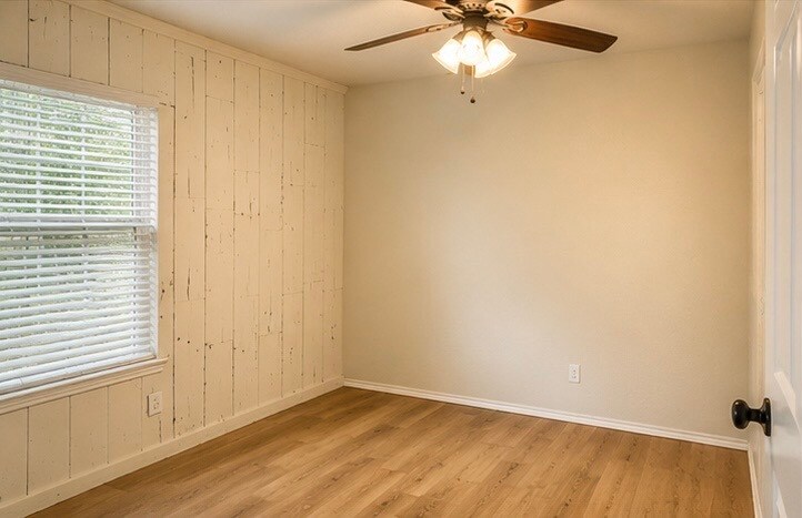 2nd Room - 1427 Range Fld