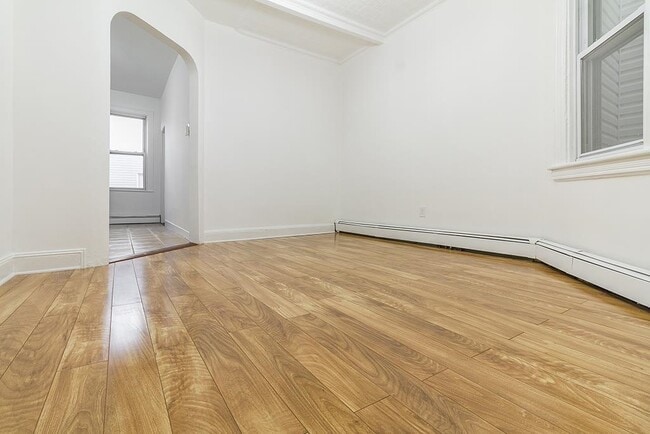 Building Photo - 412 2nd St