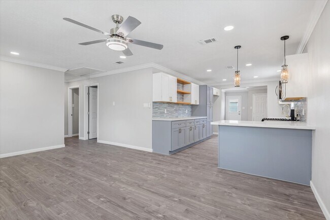 Building Photo - 3518 Avenue H