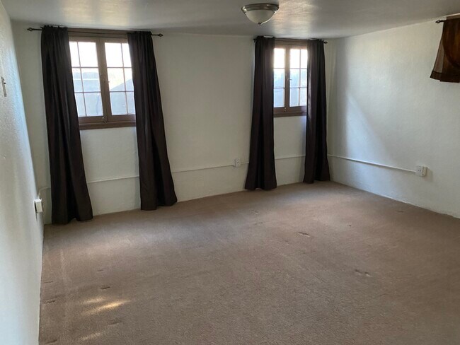 Building Photo - 1910 W Jefferson St