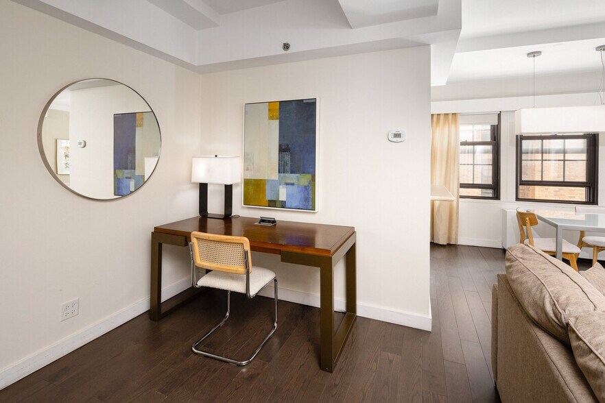 Building Photo - 337 E 50th St