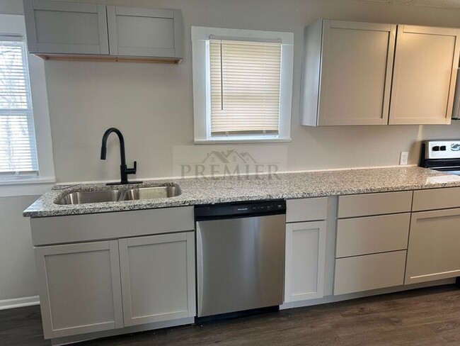 Building Photo - 304 E Monroe St Buckner MO 64016 - 4 bed/ ...