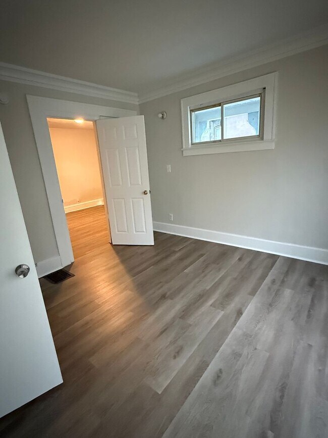 Building Photo - Avenue B