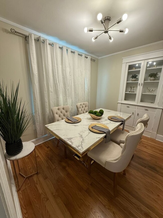 Building Photo - 2668 Madden Dr