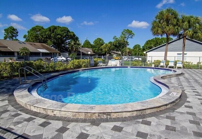 Building Photo - 3700 Cuernavaca Ct