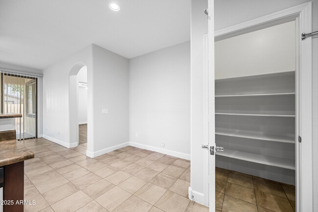 Building Photo - 10805 W Woodland Ave