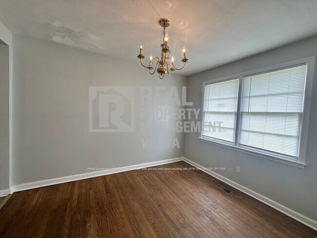 Building Photo - 3257 Ohara Dr S