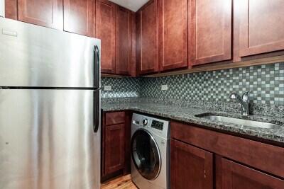 Building Photo - 555 W Arlington Pl