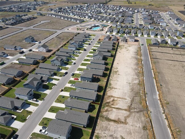 Building Photo - 308 Cowpoke Dr