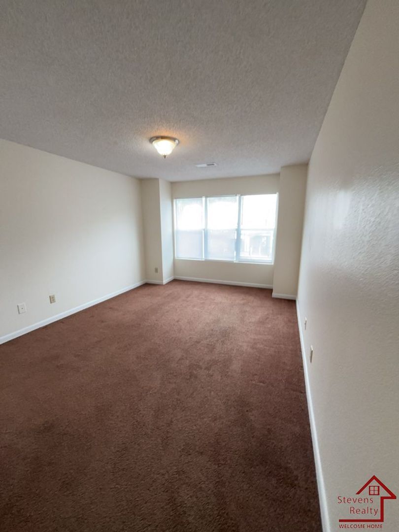 Building Photo - 430 Oriole Dr