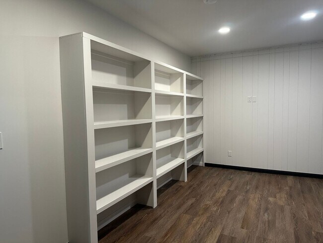 Building Photo - Welcome to country living with a fresh, modern twist.
