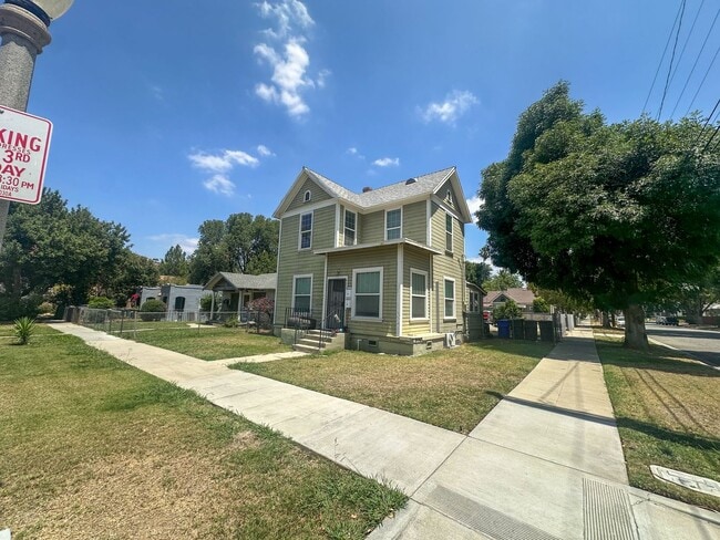 Building Photo - 4305 Tenth St