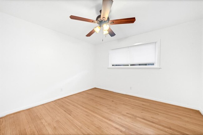 Building Photo - 10166 Hanka Dr