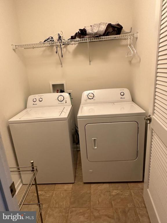 Building Photo - 2003 Exposition Dr