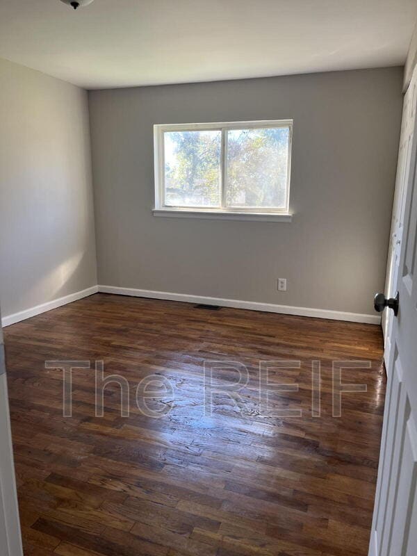 Building Photo - 5520 Bermuda Ln