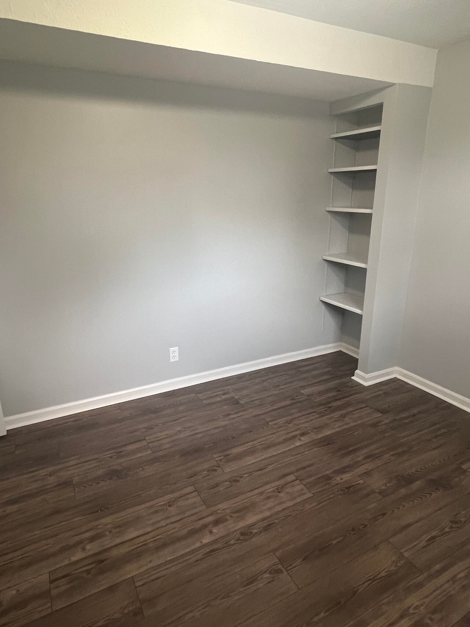 Building Photo - 8005 Casualwood Ct