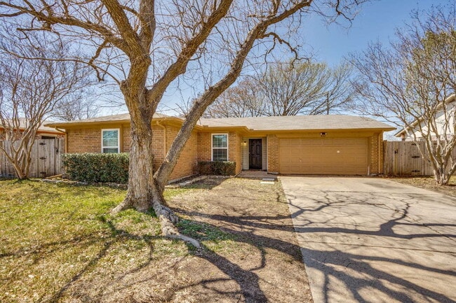 Building Photo - Beautiful Mansfield Home!