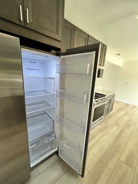 New appliances - 781 Saxony Rd