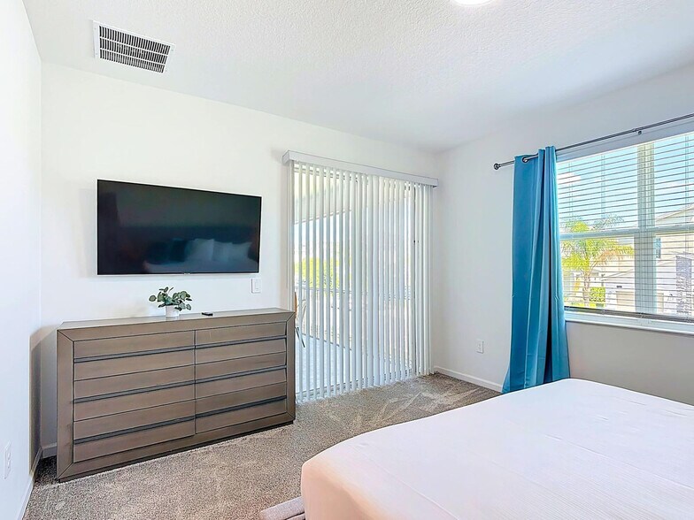 Building Photo - 8863 Cabot Cliffs Dr