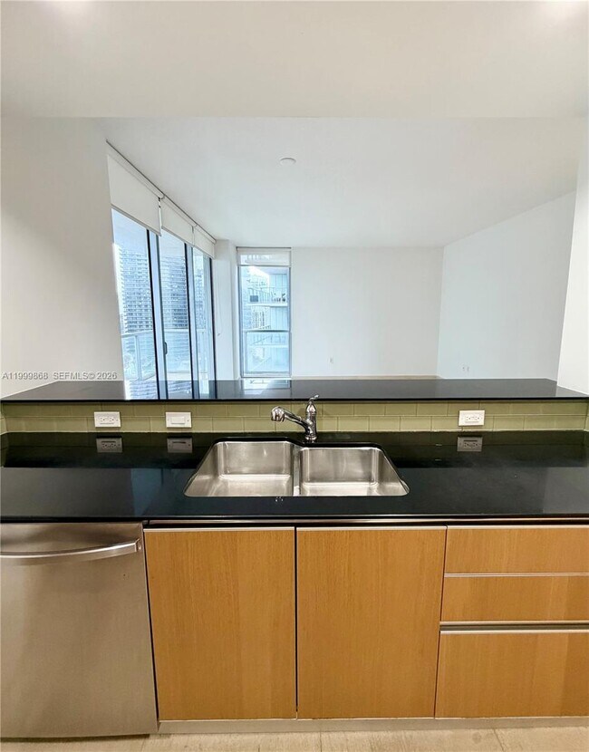 Building Photo - 1050 Brickell Ave