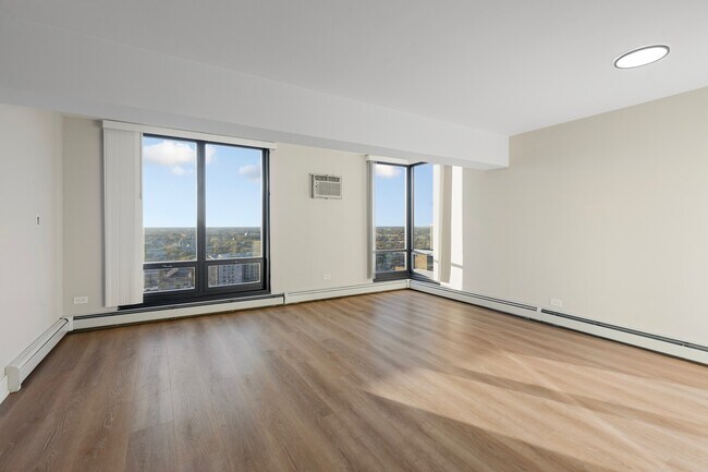 Building Photo - 6166 N Sheridan Rd