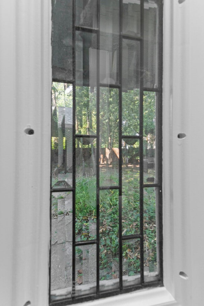 Building Photo - 3750 Totem Ln