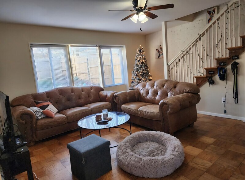 Living room - 5220 10th Plz S