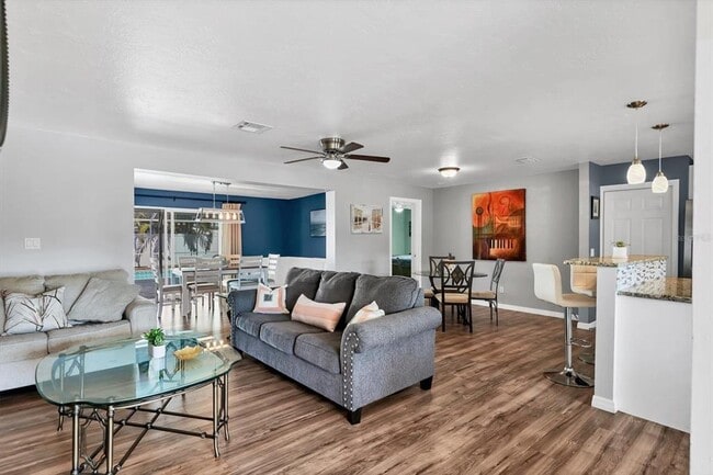 Building Photo - 3425 Fairview Dr