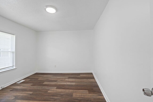 Building Photo - 1528 McCormick St