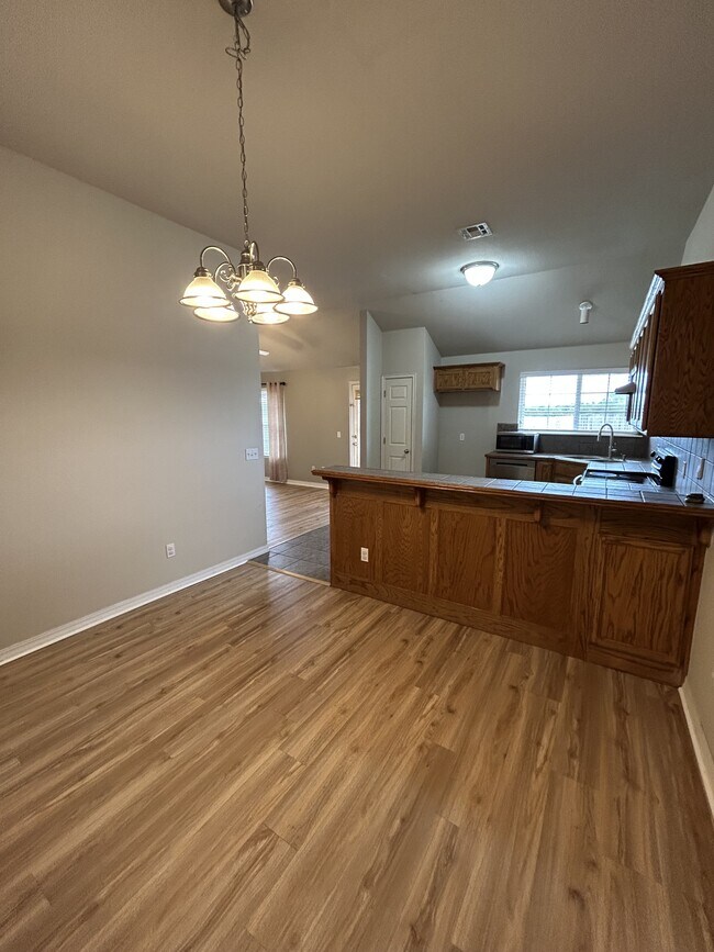 Building Photo - 2237 Scissortail Landing Dr