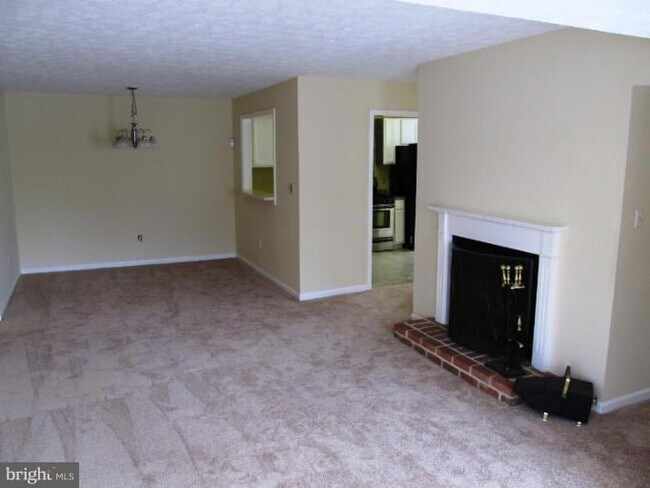 Building Photo - 2219 Hunters Run Dr