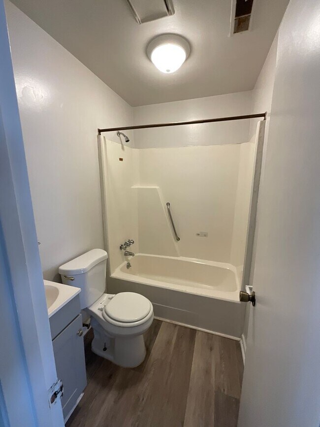 Building Photo - 3587 Gum Dr