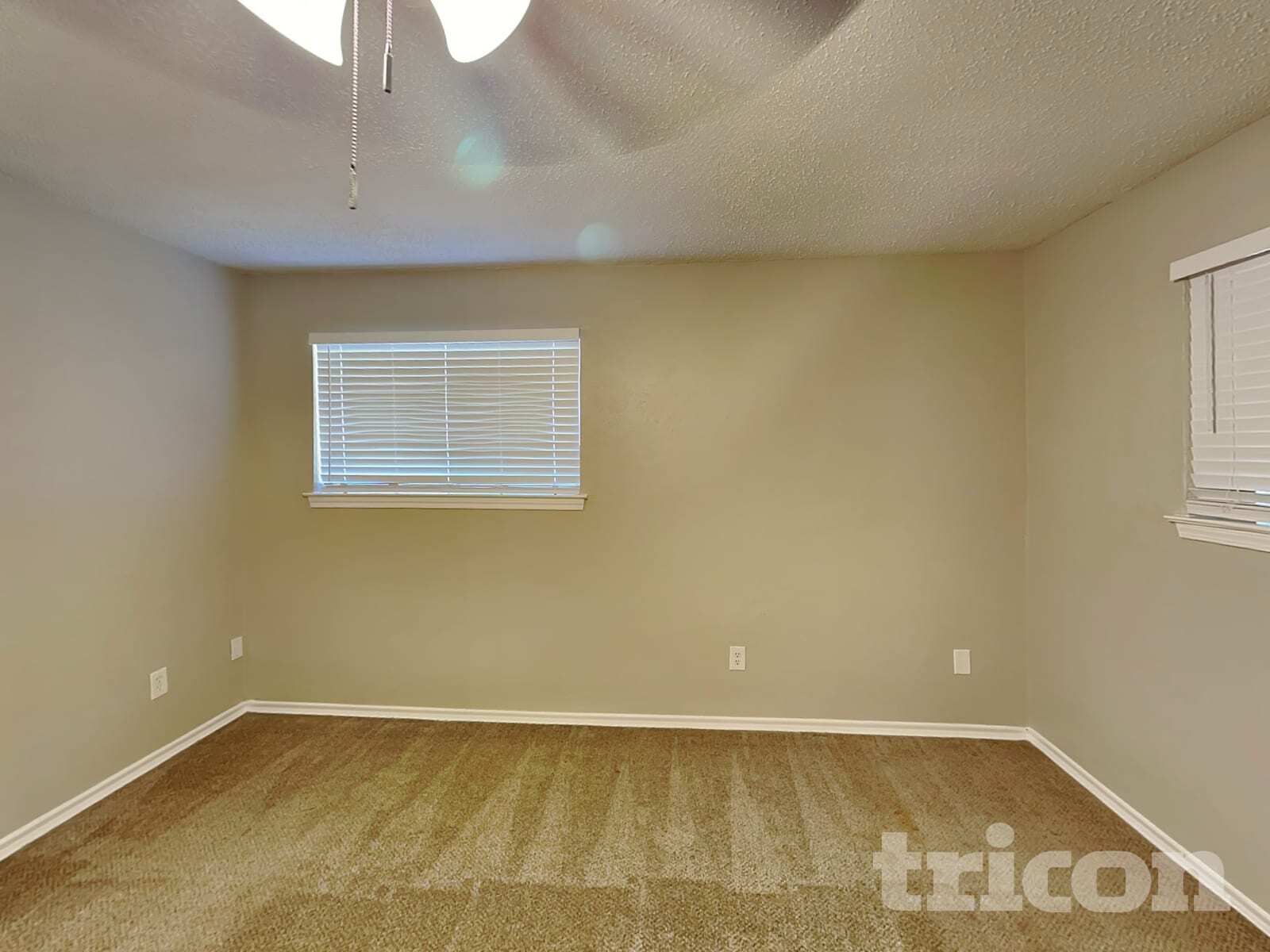 Building Photo - 545 Sharp Dr