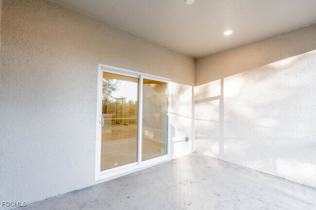 Building Photo - 4417 22nd St SW