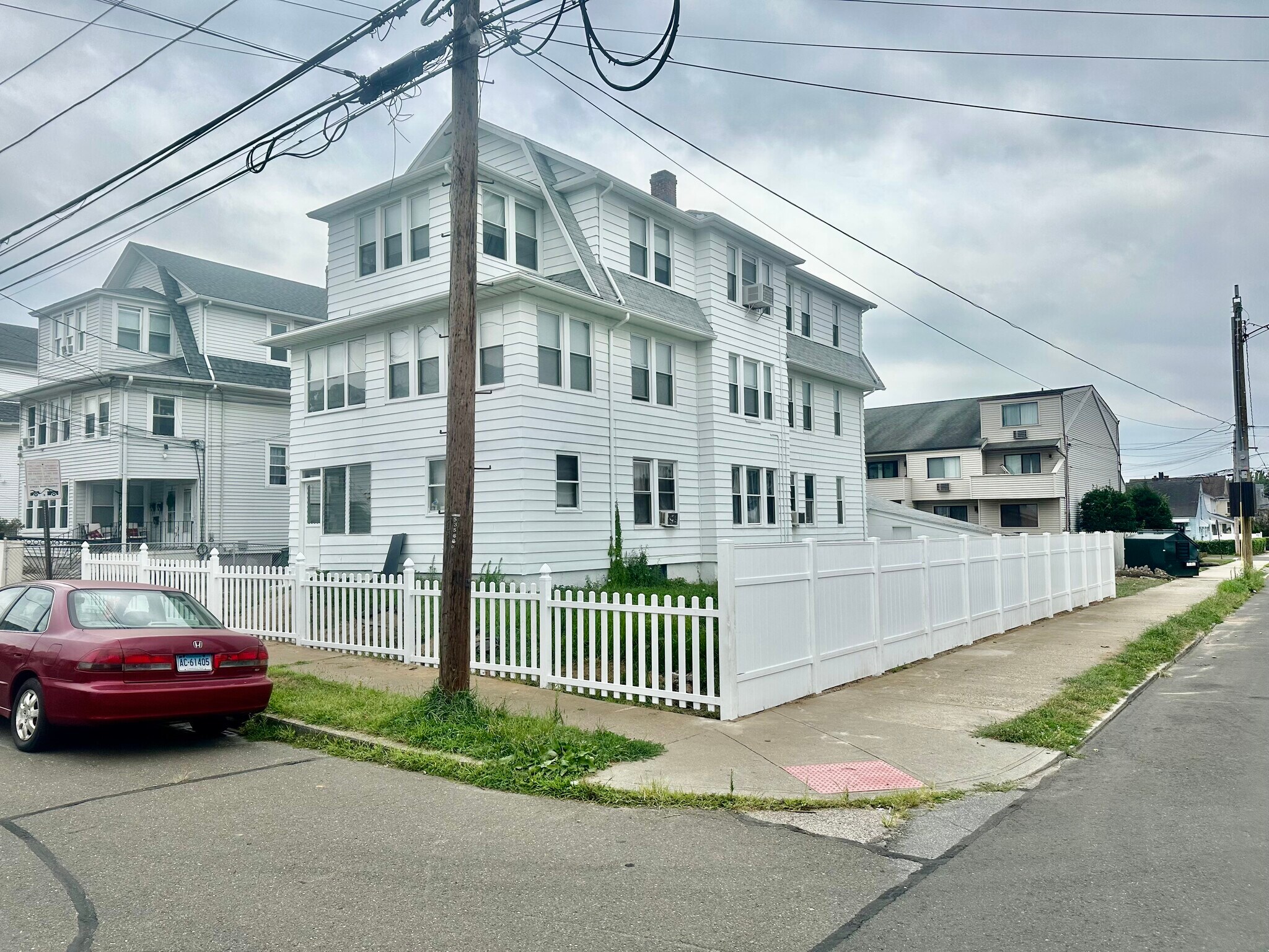 Building Photo - 67 Tremont Ave