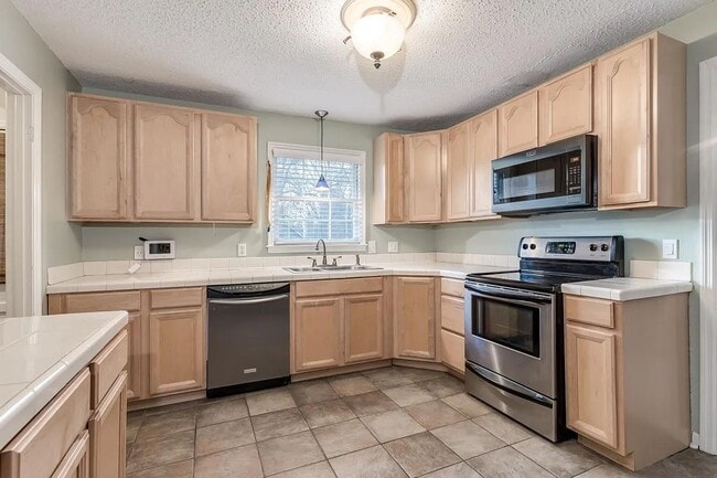 Building Photo - Charming 3 bedroom, 2 bathroom home located in Irmo, SC