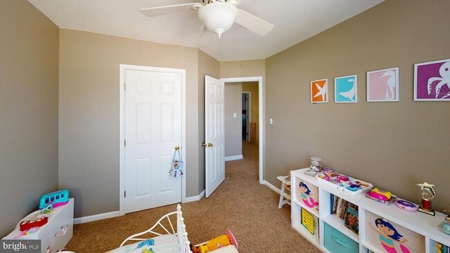 Building Photo - 719 Summertime Dr