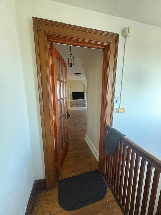 Building Photo - 509 Monroe Ave