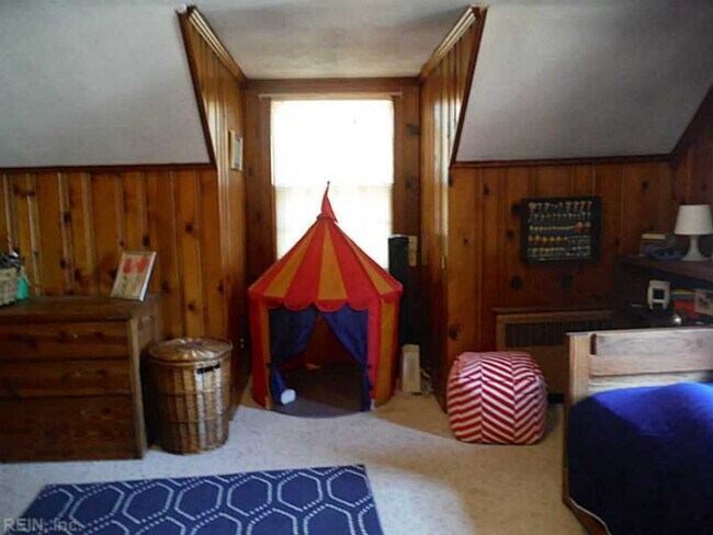 Building Photo - Larchmont