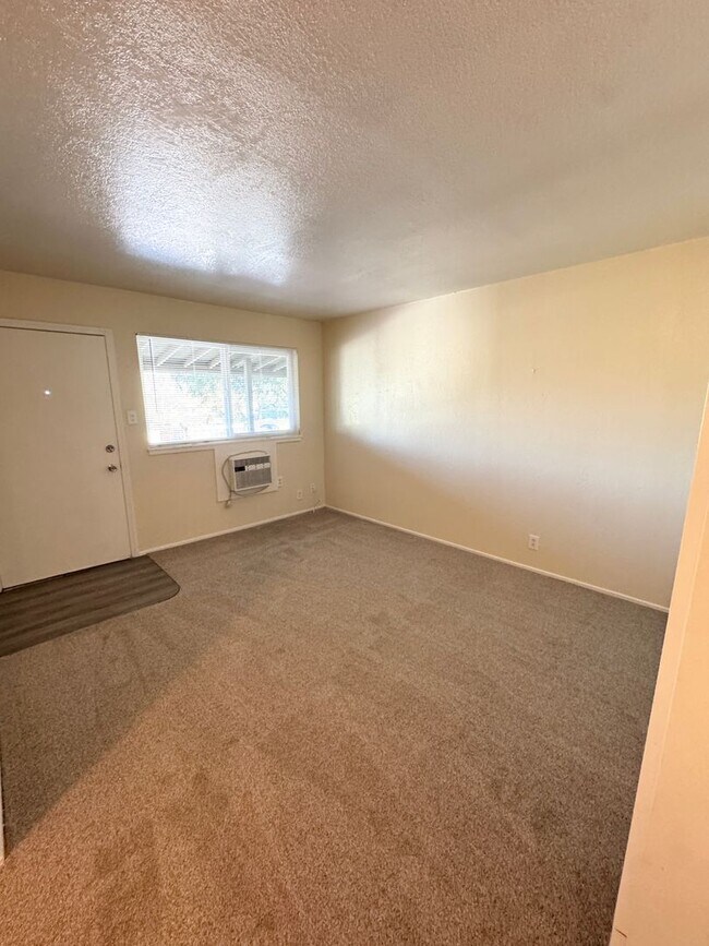 Building Photo - Move-In Special + Private Patio – Available Now! North Highlands